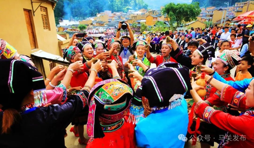 马洒欢迎您 民族团结一家亲.jpg