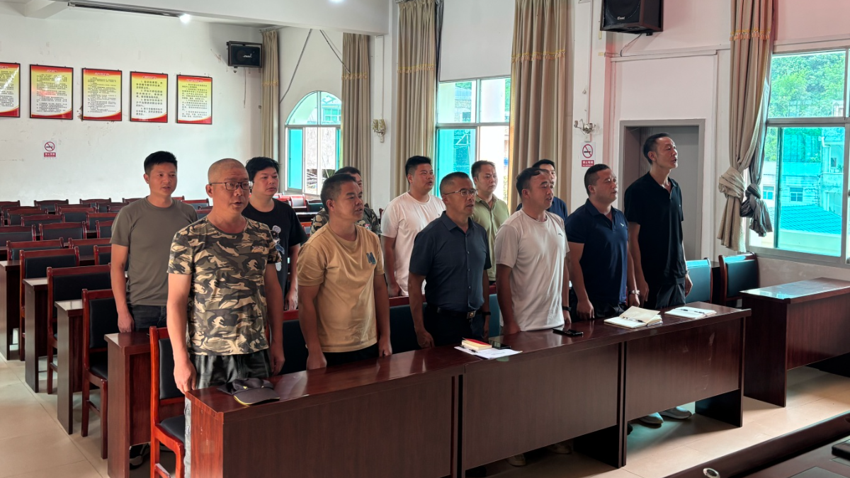 3.退伍老兵交流活动-唱《中国人民解放军军歌》.jpg