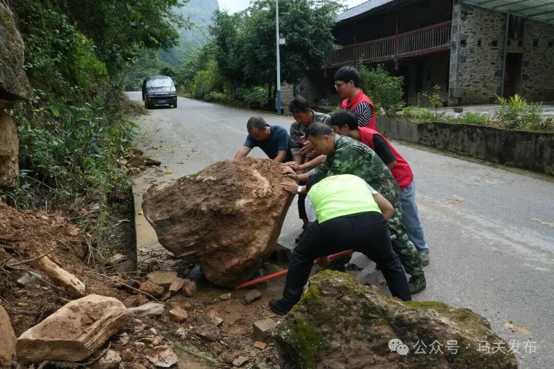 组织恢复交通.JPG