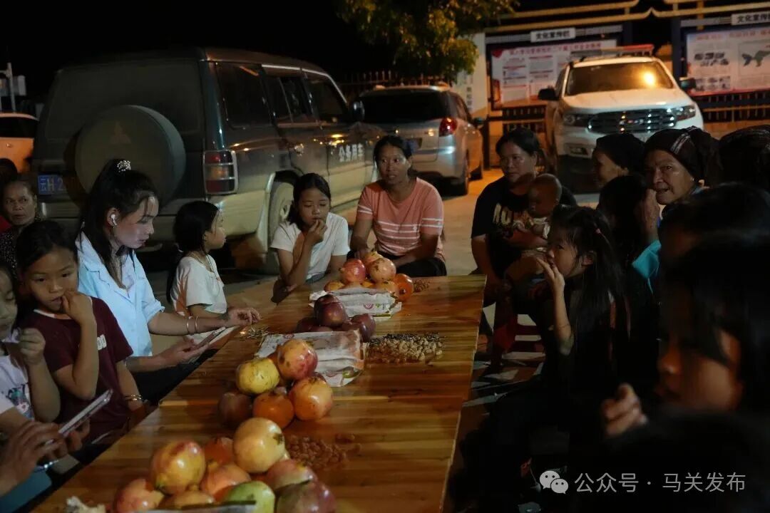 集体过中秋.JPG