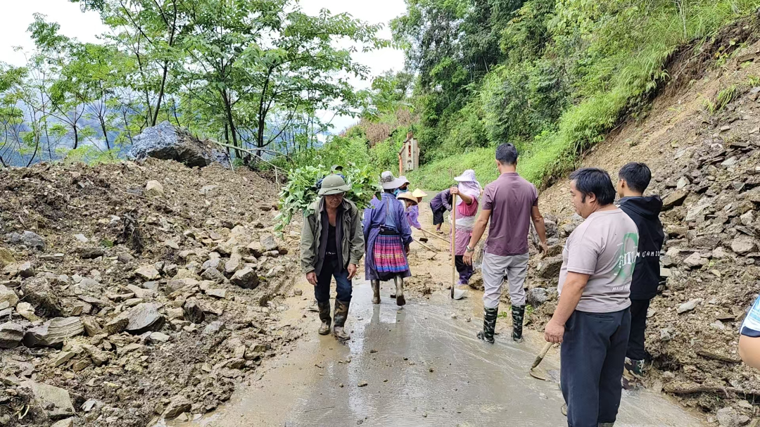 么龙抢修道路.jpg